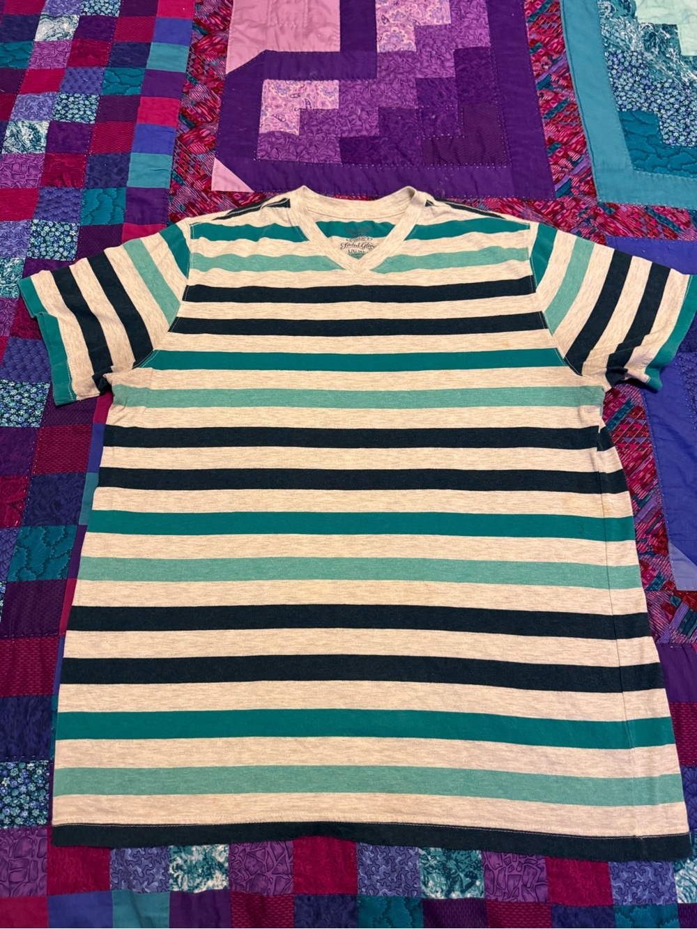 Faded Glory Men’s Short-Sleeve V-Neck Stripe Tee in Teal, Navy & Cream